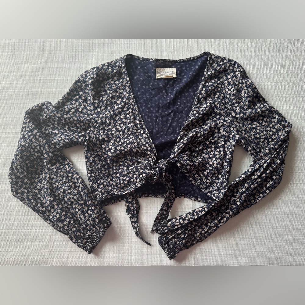 Denim & Supply Ralph Lauren Floral Navy Tie-Front Cropped Long Sleeve Top Medium